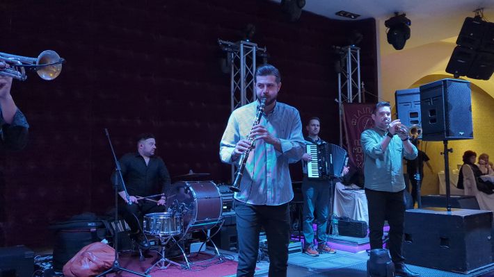 PXL_20260208_121943434