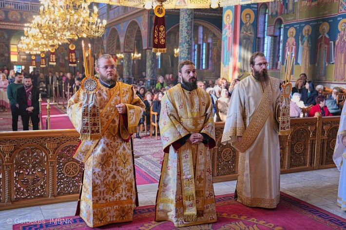 54926880631_3f1ac374bf_c