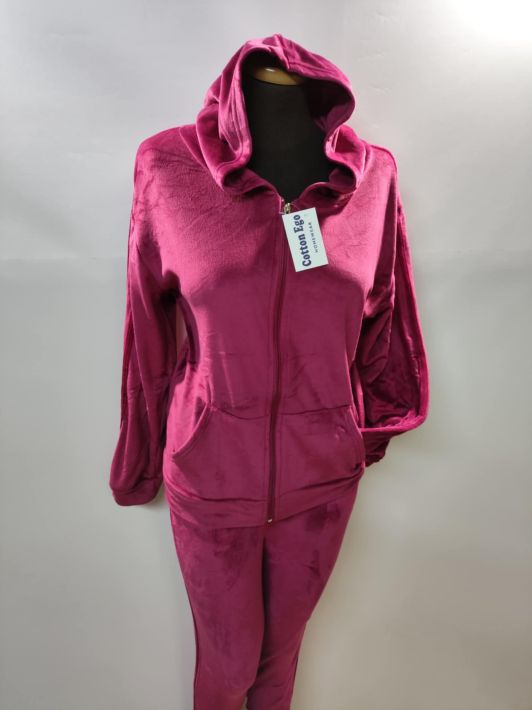 54bbd381-c36d-46b9-b195-6a236473de93