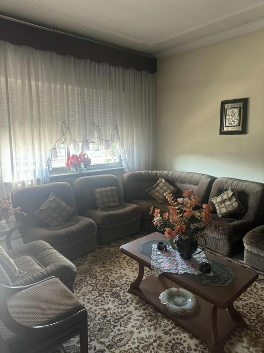 abb65066-61f1-45c2-ba82-47222e493803