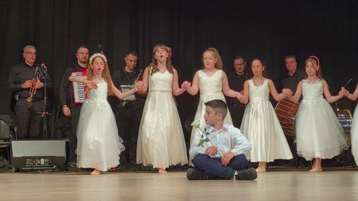 PXL_20260415_182855673