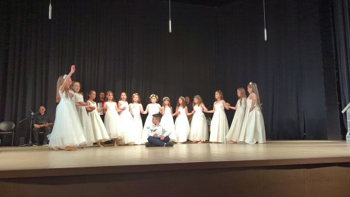 PXL_20260415_182943247