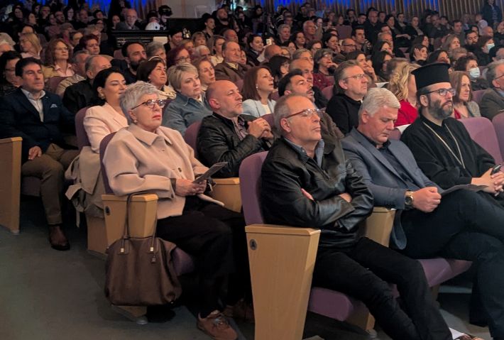 PXL_20260415_185208305.MP