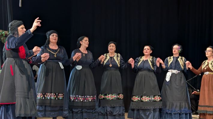 PXL_20260415_185224682