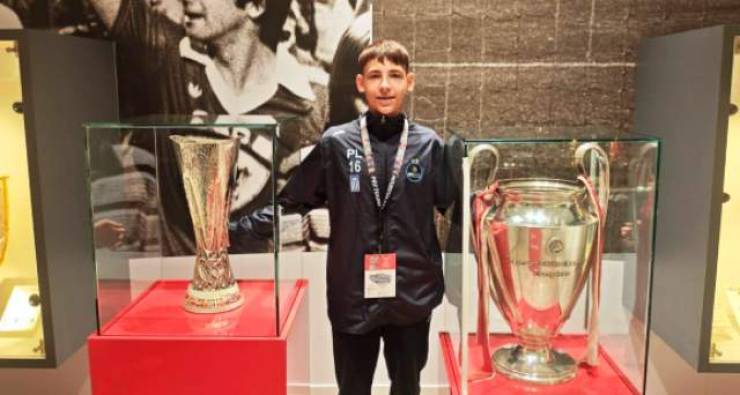 &Sigma;&tau;&eta;&nu; &Omicron;&lambda;&lambda;&alpha;&nu;&delta;ί&alpha; &gamma;&iota;&alpha; &delta;&omicron;&kappa;&iota;&mu;&alpha;&sigma;&tau;&iota;&kappa;ά &tau;&eta;&sigmaf; PSV EINDHOVEN &omicron; &Theta;&alpha;&nu;ά&sigma;&eta;&sigmaf; &Tau;&sigma;&alpha;&rho;&tau;&sigma;&alpha;&rho;ή&sigmaf; &tau;&omega;&nu; &Tau;&Eta;&Lambda;&Epsilon;&Mu;&Alpha;&Chi;&Omega;&Nu; &Alpha;&Lambda;&Epsilon;&Xi;&Alpha;&Nu;&Delta;&Rho;&Epsilon;&Iota;&Alpha;&Sigma;