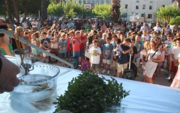 &Pi;ό&tau;&epsilon; &xi;&epsilon;&kappa;&iota;&nu;ά&epsilon;&iota; &eta; &sigma;&chi;&omicron;&lambda;&iota;&kappa;ή &chi;&rho;&omicron;&nu;&iota;ά - &Epsilon;&xi;&epsilon;&tau;ά&zeta;&epsilon;&tau;&alpha;&iota; &alpha;&lambda;&lambda;&alpha;&gamma;ή &sigma;&tau;&eta;&nu; ώ&rho;&alpha; έ&nu;&alpha;&rho;&xi;&eta;&sigmaf; &mu;&alpha;&theta;&eta;&mu;ά&tau;&omega;&nu;