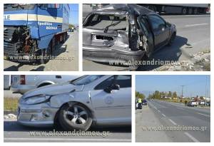 Τροχαίο ατύχημα στην ΠΕΟ Αλεξάνδρειας - Κατερίνης. Φορτηγό &#039;&#039;εμβόλισε΄΄ Ι.Χ. αυτοκίνητο