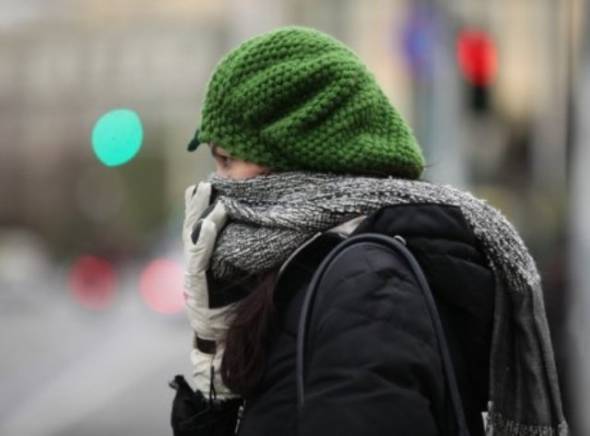 &Kappa;&alpha;&iota;&rho;ό&sigmaf;: &Mu;&epsilon; &tau;&sigma;&omicron;&upsilon;&chi;&tau;&epsilon;&rho;ό &kappa;&rho;ύ&omicron;, &beta;&rho;&omicron;&chi;έ&sigmaf; &kappa;&alpha;&iota; &chi;&iota;&omicron;&nu;&omicron;&pi;&tau;ώ&sigma;&epsilon;&iota;&sigmaf; &eta; &Tau;&rho;ί&tau;&eta;