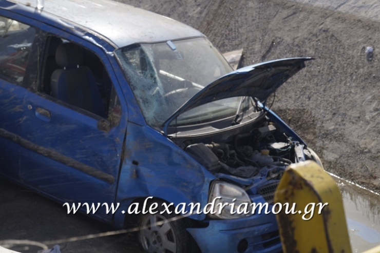 Τροχαίο ατύχημα με τραυματία στην αγροτική οδό Αλεξάνδρειας-Νεοχωρίου