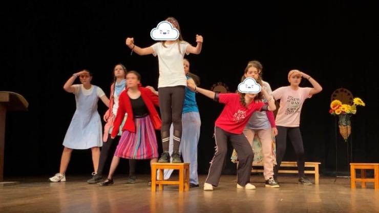 &Tau;&omicron; 1&omicron; &Gamma;&upsilon;&mu;&nu;ά&sigma;&iota;&omicron; &Alpha;&lambda;&epsilon;&xi;ά&nu;&delta;&rho;&epsilon;&iota;&alpha;&sigmaf; &sigma;&tau;&eta; &laquo;&Theta;&epsilon;&alpha;&tau;&rho;&iota;&kappa;ή Ά&nu;&omicron;&iota;&xi;&eta; &Epsilon;&phi;ή&beta;&omega;&nu;&raquo; - &Nu;έ&alpha; &pi;&alpha;&rho;ά&sigma;&tau;&alpha;&sigma;&eta; &tau;&omicron;&nu; &Mu;ά&iota;&omicron; &sigma;&tau;&omicron; &Pi;&nu;&epsilon;&upsilon;&mu;&alpha;&tau;&iota;&kappa;ό &Kappa;έ&nu;&tau;&rho;&omicron;