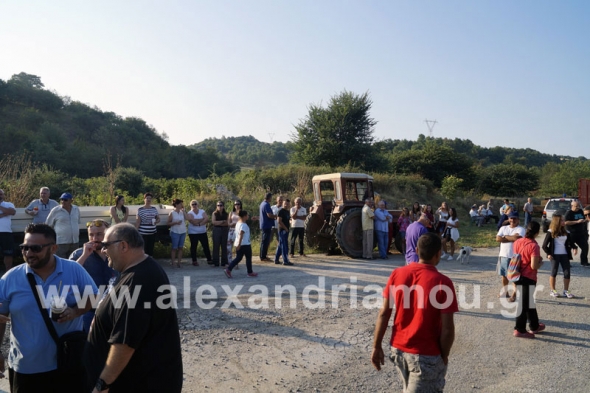 Επί ποδός οι κάτοικοι της Κυψέλης - Έντονες κινητοποιήσεις &amp; κλείσιμο δρόμων για την ταφή των βοοειδών(φωτο - βίντεο)