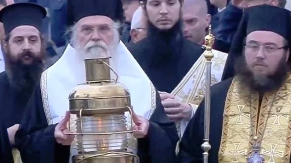 &Tau;&omicron; Ά&gamma;&iota;&omicron; &Phi;&omega;&sigmaf; &sigma;&tau;&eta;&nu; &Alpha;&theta;ή&nu;&alpha; &mu;&epsilon; &tau;&iota;&mu;έ&sigmaf; &alpha;&rho;&chi;&eta;&gamma;&omicron;ύ &kappa;&rho;ά&tau;&omicron;&upsilon;&sigmaf; - &Pi;ώ&sigmaf; &theta;&alpha; &phi;&tau;ά&sigma;&epsilon;&iota; &sigma;&epsilon; &kappa;ά&theta;&epsilon; ά&kappa;&rho;&eta; &tau;&eta;&sigmaf; &chi;ώ&rho;&alpha;&sigmaf;