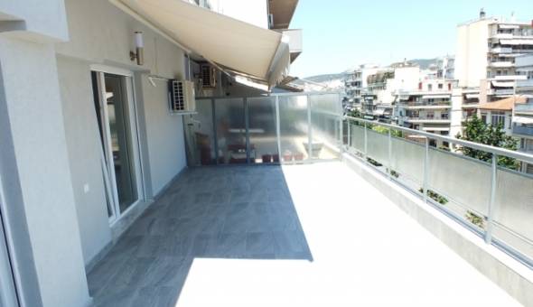 &laquo;&Tau;&omicron;... &tau;&epsilon;&rho;&mu;ά&tau;&iota;&sigma;&alpha;&nu;&raquo; : Viral &eta; &alpha;&gamma;&gamma;&epsilon;&lambda;ί&alpha; &gamma;&iota;&alpha; &epsilon;&nu;&omicron;&iota;&kappa;ί&alpha;&sigma;&eta;... &mu;&pi;&alpha;&lambda;&kappa;&omicron;&nu;&iota;ώ&nu;