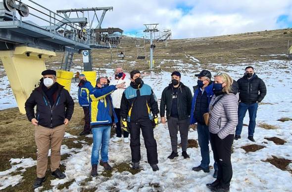 &Sigma;&tau;&omicron; &Chi;&iota;&omicron;&nu;&omicron;&delta;&rho;&omicron;&mu;&iota;&kappa;ό &Kappa;έ&nu;&tau;&rho;&omicron; &Sigma;&epsilon;&lambda;ί&omicron;&upsilon; &omicron; &upsilon;&phi;&upsilon;&pi;&omicron;&upsilon;&rho;&gamma;ό&sigmaf; &Alpha;&theta;&lambda;&eta;&tau;&iota;&sigma;&mu;&omicron;ύ &Lambda;&epsilon;&upsilon;&tau;έ&rho;&eta;&sigmaf; &Alpha;&upsilon;&gamma;&epsilon;&nu;ά&kappa;&eta;&sigmaf;