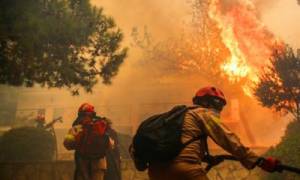 Στους 60 οι νεκροί, άλλα 5 παιδιά βρέθηκαν στα καμένα