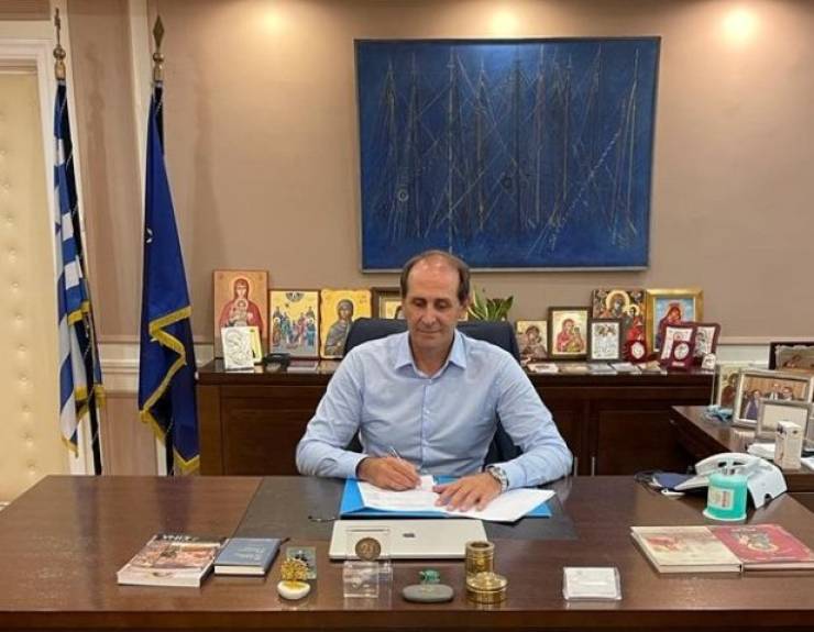 Υπόγραψε ο Απόστολος Βεσυρόπουλος την επιστροφή του ΕΦΚ στο αγροτικό πετρέλαιο