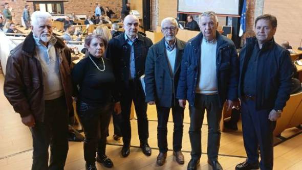 &Alpha;&nu;&alpha;&beta;&lambda;ή&theta;&eta;&kappa;&epsilon; &eta; &sigma;&upsilon;&zeta;ή&tau;&eta;&sigma;&eta; &tau;&omicron;&upsilon; &Pi;&rho;&omicron;&alpha;&sigma;&tau;&iota;&alpha;&kappa;&omicron;ύ &sigma;&tau;&omicron; &Pi;&epsilon;&rho;&iota;&phi;&epsilon;&rho;&epsilon;&iota;&alpha;&kappa;ό &Sigma;&upsilon;&mu;&beta;&omicron;ύ&lambda;&iota;&omicron; &tau;&eta;&sigmaf; &Pi;&epsilon;&rho;&iota;&phi;έ&rho;&epsilon;&iota;&alpha;&sigmaf; &Kappa;&epsilon;&nu;&tau;&rho;&iota;&kappa;ή&sigmaf; &Mu;&alpha;&kappa;&epsilon;&delta;&omicron;&nu;ί&alpha;&sigmaf;. &Omicron;&iota; &pi;&omicron;&lambda;ί&tau;&epsilon;&sigmaf; &alpha;&nu;&alpha;&mu;έ&nu;&omicron;&upsilon;&nu; &alpha;&pi;&alpha;&nu;&tau;ή&sigma;&epsilon;&iota;&sigmaf;