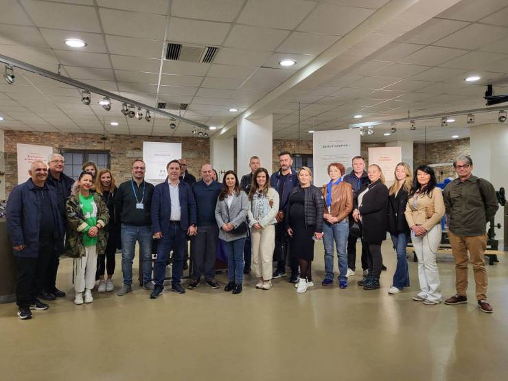 Σημαντικά τοπόσημα του Δήμου Νάουσας επισκέφθηκαν 30 δημοσιογράφοι της Ένωσης Βαλκανικών Πρακτορείων Ειδήσεων