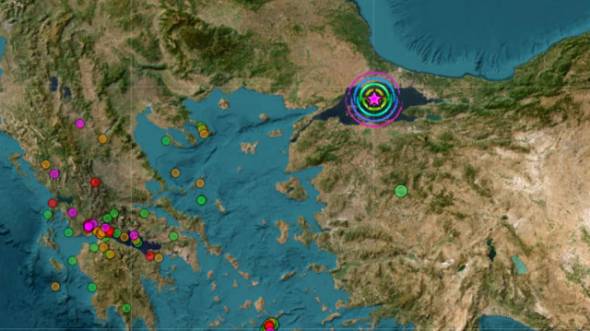 Ισχυρός σεισμός 6,2 Ρίχτερ κοντά στην Κωνσταντινούπολη - Τα πρώτα βίντεο από τη στιγμή της δόνησης