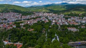 Έ&delta;&epsilon;&sigma;&sigma;&alpha; &hellip; &pi;&rho;ά&sigma;&iota;&nu;&eta;, &omicron;&iota;&kappa;&omicron;&lambda;&omicron;&gamma;&iota;&kappa;ή &pi;ό&lambda;&eta;