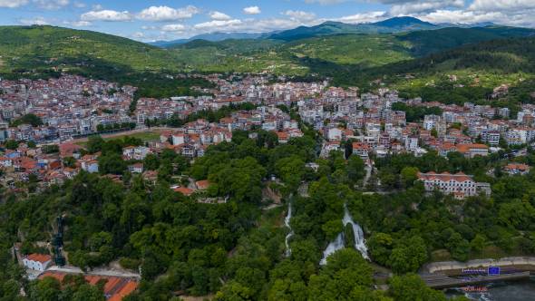 Έ&delta;&epsilon;&sigma;&sigma;&alpha; &hellip; &pi;&rho;ά&sigma;&iota;&nu;&eta;, &omicron;&iota;&kappa;&omicron;&lambda;&omicron;&gamma;&iota;&kappa;ή &pi;ό&lambda;&eta;