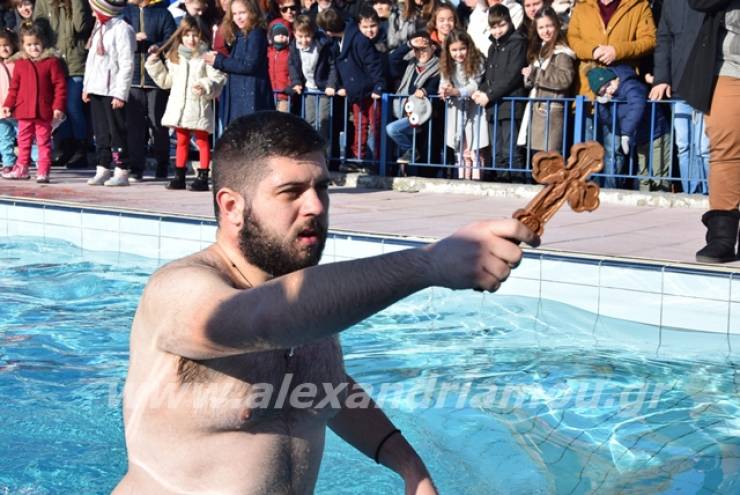 Αλεξάνδρεια: Ο καθιερωμένος Αγιασμός των υδάτων και η ρίψη του Τιμίου Σταυρού(φωτο-βίντεο)