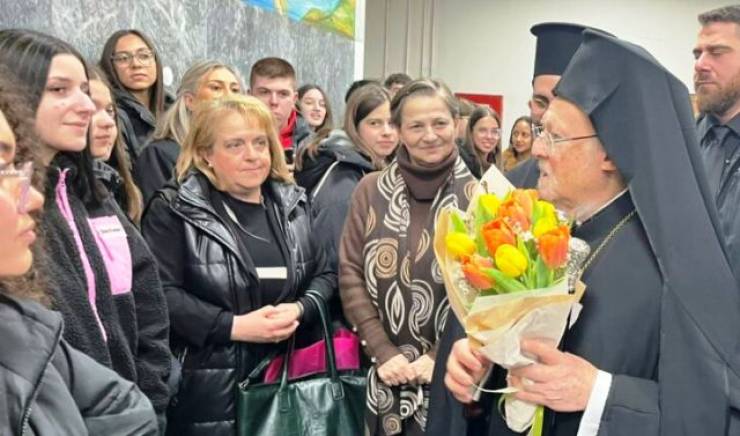 &Gamma;&Epsilon;&Lambda; &Mu;&epsilon;&lambda;ί&kappa;&eta;&sigmaf;: &Gamma;&nu;&omega;&rho;&iota;&mu;ί&alpha; &mu;&epsilon; &tau;&eta;&nu; &uml;&Zeta;&omega;&nu;&tau;&alpha;&nu;ή &Beta;&iota;&beta;&lambda;&iota;&omicron;&theta;ή&kappa;&eta;&uml; &kappa;&alpha;&iota; &tau;&omicron;&nu; &Omicron;&iota;&kappa;&omicron;&upsilon;&mu;&epsilon;&nu;&iota;&kappa;ό &Pi;&alpha;&tau;&rho;&iota;ά&rho;&chi;&eta; &sigma;&tau;&omicron; &Alpha;&Pi;&Theta;