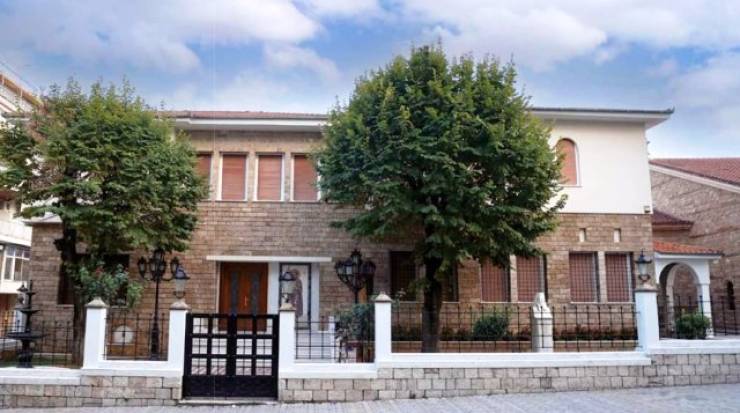 &Tau;&alpha; &gamma;&rho;&alpha;&phi;&epsilon;ί&alpha; &tau;&eta;&sigmaf; &Iota;&epsilon;&rho;ά&sigmaf; &Mu;&eta;&tau;&rho;&omicron;&pi;ό&lambda;&epsilon;&omega;&sigmaf; &Beta;&epsilon;&rho;&omicron;ί&alpha;&sigmaf; &tau;&eta;&nu; &Pi;έ&mu;&pi;&tau;&eta; 6 &Alpha;&upsilon;&gamma;&omicron;ύ&sigma;&tau;&omicron;&upsilon; &theta;&alpha; &pi;&alpha;&rho;&alpha;&mu;&epsilon;ί&nu;&omicron;&upsilon;&nu; &kappa;&lambda;&epsilon;&iota;&sigma;&tau;ά
