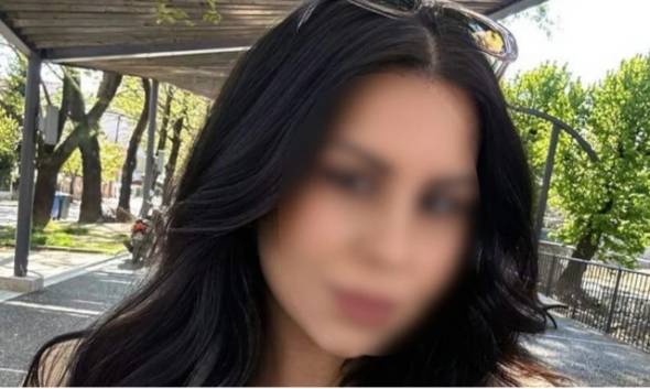 &Tau;&rho;&alpha;&gamma;&omega;&delta;ί&alpha; &sigma;&tau;&eta;&nu; Έ&delta;&epsilon;&sigma;&sigma;&alpha;: &Tau;&rho;&omicron;&chi;&alpha;ί&omicron; &mu;&epsilon; &nu;&epsilon;&kappa;&rho;ή 27&chi;&rho;&omicron;&nu;&eta; &sigma;&epsilon; &mu;&epsilon;&tau;&omega;&pi;&iota;&kappa;ή &sigma;ύ&gamma;&kappa;&rho;&omicron;&upsilon;&sigma;&eta; &alpha;&upsilon;&tau;&omicron;&kappa;&iota;&nu;ή&tau;&omicron;&upsilon; &mu;&epsilon; &phi;&omicron;&rho;&tau;&eta;&gamma;ό