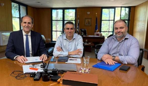 Απ. Βεσυρόπουλος:«Δρομολογούνται δύο ακόμη σημαντικά έργα υποδομών για τη Νάουσα: η σύνδεση με την Εγνατία και η κατασκευή της γέφυρας στην περιοχή του Νοσοκομείου»