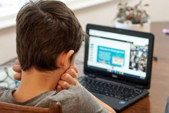Δημοτικά σχολεία: Με e-mail στους γονείς η βαθμολογία τριμήνου των μαθητών