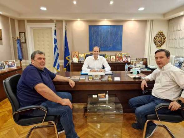 &Sigma;&upsilon;&nu;ά&nu;&tau;&eta;&sigma;&eta; &Delta;&eta;&mu;ά&rho;&chi;&omicron;&upsilon; &Nu;ά&omicron;&upsilon;&sigma;&alpha;&sigmaf; &Nu;&iota;&kappa;ό&lambda;&alpha; &Kappa;&alpha;&rho;&alpha;&nu;&iota;&kappa;ό&lambda;&alpha; &mu;&epsilon; &tau;&omicron;&nu; &Upsilon;&phi;&upsilon;&pi;&omicron;&upsilon;&rho;&gamma;ό &Omicron;&iota;&kappa;&omicron;&nu;&omicron;&mu;&iota;&kappa;ώ&nu;, &Alpha;&pi;ό&sigma;&tau;&omicron;&lambda;&omicron; &Beta;&epsilon;&sigma;&upsilon;&rho;ό&pi;&omicron;&upsilon;&lambda;&omicron;