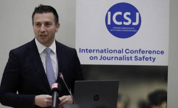 &Gamma;.&Gamma;. &Epsilon;&pi;&iota;&kappa;&omicron;&iota;&nu;&omega;&nu;ί&alpha;&sigmaf; &kappa;&alpha;&iota; &Epsilon;&nu;&eta;&mu;έ&rho;&omega;&sigma;&eta;&sigmaf;: 3&omicron; &Delta;&iota;&epsilon;&theta;&nu;έ&sigmaf; &Sigma;&upsilon;&nu;έ&delta;&rho;&iota;&omicron; &gamma;&iota;&alpha; &tau;&eta;&nu; &Alpha;&sigma;&phi;ά&lambda;&epsilon;&iota;&alpha; &tau;&omega;&nu; &Delta;&eta;&mu;&omicron;&sigma;&iota;&omicron;&gamma;&rho;ά&phi;&omega;&nu; &sigma;&tau;&eta; &Theta;&epsilon;&sigma;&sigma;&alpha;&lambda;&omicron;&nu;ί&kappa;&eta;