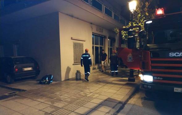 &Phi;&omega;&tau;&iota;ά &sigma;&epsilon; &xi;&upsilon;&lambda;&omicron;&upsilon;&rho;&gamma;&epsilon;ί&omicron; &sigma;&tau;&eta;&nu; &Alpha;&lambda;&epsilon;&xi;ά&nu;&delta;&rho;&epsilon;&iota;&alpha;