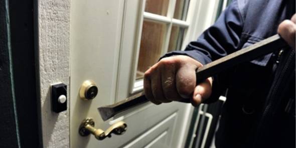 &Mu;&pi;ή&kappa;&alpha;&nu; &sigma;&epsilon; &delta;&iota;&alpha;&mu;έ&rho;&iota;&sigma;&mu;&alpha; &kappa;&alpha;&iota; ά&rho;&pi;&alpha;&xi;&alpha;&nu; 11.000 &epsilon;&upsilon;&rho;ώ - &Epsilon;&xi;&iota;&chi;&nu;&iota;ά&sigma;&tau;&eta;&kappa;&epsilon; &kappa;&lambda;&omicron;&pi;ή &sigma;&tau;&eta; &Beta;έ&rho;&omicron;&iota;&alpha;