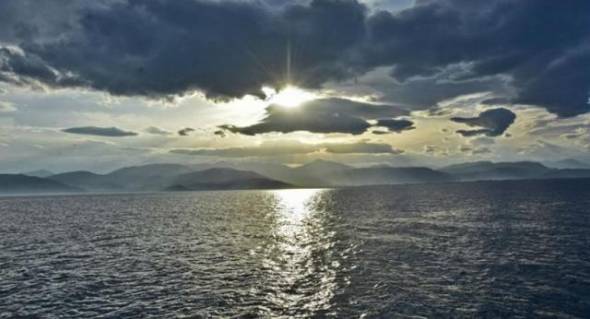 &Sigma;&upsilon;&nu;&nu;&epsilon;&phi;&iota;&alpha;&sigma;&mu;έ&nu;&eta; &eta; &Tau;&rho;ί&tau;&eta; &mu;&epsilon; &laquo;&alpha;&nu;&omicron;&iota;&xi;&iota;ά&tau;&iota;&kappa;&epsilon;&sigmaf;&raquo; &theta;&epsilon;&rho;&mu;&omicron;&kappa;&rho;&alpha;&sigma;ί&epsilon;&sigmaf;