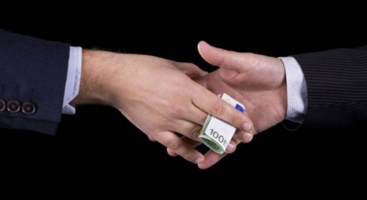 70.944 απευθείας αναθέσεις σε πέντε μήνες!