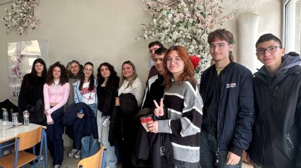 &Eta; &Gamma;΄ &Lambda;&upsilon;&kappa;&epsilon;ί&omicron;&upsilon; &Mu;&epsilon;&lambda;ί&kappa;&eta;&sigmaf; &delta;&epsilon;ί&chi;&nu;&epsilon;&iota; &tau;&omicron;&nu; &delta;&rho;ό&mu;&omicron;: &Epsilon;&theta;&epsilon;&lambda;&omicron;&nu;&tau;&iota;&kappa;ή &alpha;&iota;&mu;&omicron;&delta;&omicron;&sigma;ί&alpha; &kappa;&alpha;&iota; &mu;ή&nu;&upsilon;&mu;&alpha; &zeta;&omega;ή&sigmaf;!