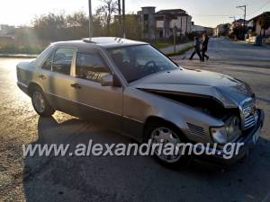 Σύγκρουση οχημάτων στην οδό 28ης Οκτωβρίου στην Αλεξάνδρεια