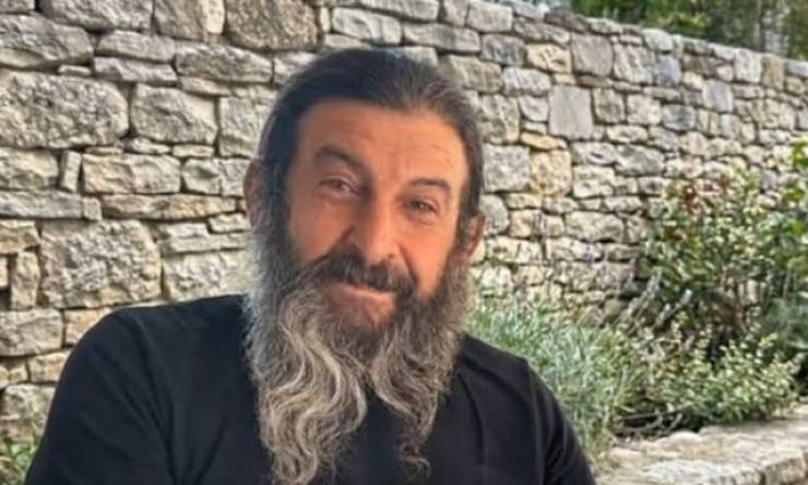&Theta;&rho;ί&lambda;&epsilon;&rho; &sigma;&tau;&alpha; &beta;ά&theta;&eta; &tau;&eta;&sigmaf; &Tau;&omicron;&upsilon;&rho;&kappa;ί&alpha;&sigmaf; &mu;&epsilon; Έ&lambda;&lambda;&eta;&nu;&alpha; &mu;&omicron;&nu;&alpha;&chi;ό &alpha;&pi;ό &tau;&alpha; &Gamma;&iota;&alpha;&nu;&nu;&iota;&tau;&sigma;ά - &Alpha;&gamma;&nu;&omicron;&epsilon;ί&tau;&alpha;&iota; &alpha;&pi;ό &tau;&omicron;&nu; &Iota;&omicron;ύ&lambda;&iota;&omicron;