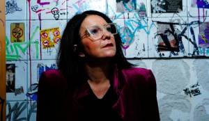 &Nu;έ&omicron; &Delta;.&Sigma;. &sigma;&tau;&eta;&nu; &Kappa;&Iota;&Nu;&Eta;&Mu;&Alpha;&Tau;&Omicron;&Delta;&Rho;&Alpha;&Sigma;&Iota;&Sigma; - &Pi;&rho;ό&epsilon;&delta;&rho;&omicron;&sigmaf; &eta; &Chi;&rho;ύ&sigma;&alpha; &Alpha;&nu;&tau;&omega;&nu;ί&omicron;&upsilon;