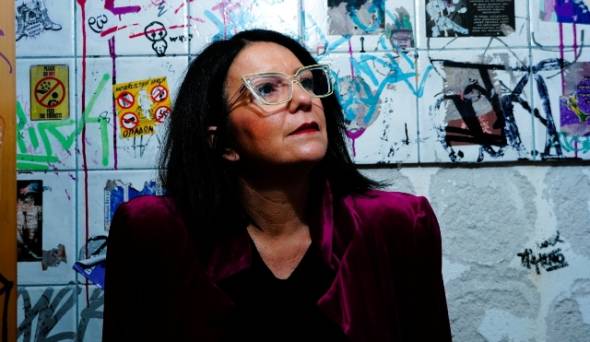 &Nu;έ&omicron; &Delta;.&Sigma;. &sigma;&tau;&eta;&nu; &Kappa;&Iota;&Nu;&Eta;&Mu;&Alpha;&Tau;&Omicron;&Delta;&Rho;&Alpha;&Sigma;&Iota;&Sigma; - &Pi;&rho;ό&epsilon;&delta;&rho;&omicron;&sigmaf; &eta; &Chi;&rho;ύ&sigma;&alpha; &Alpha;&nu;&tau;&omega;&nu;ί&omicron;&upsilon;