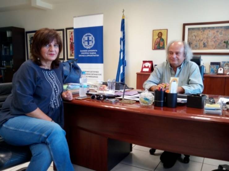 Επίσκεψη Φρόσως Καρασαρλίδου στον Περιφερειακό Δ/ντή Εκπαίδευσης για θέματα παιδείας του νομού