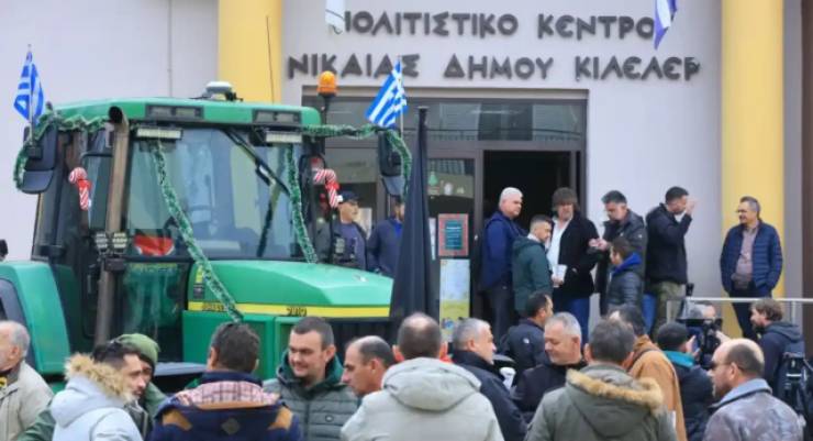 Οι αγρότες λένε «όχι» σε συνάντηση με τον Μητσοτάκη τη Δευτέρα και κλιμακώνουν τα μπλόκα