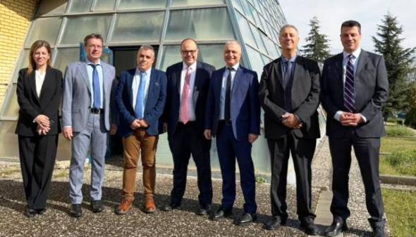 &Lambda;ά&zeta;&alpha;&rho;&omicron;&sigmaf; &Tau;&sigma;&alpha;&beta;&delta;&alpha;&rho;ί&delta;&eta;&sigmaf;: &ldquo;&Pi;&omicron;&lambda;ύ&tau;&iota;&mu;&omicron;&sigmaf; &omicron; &rho;ό&lambda;&omicron;&sigmaf; &tau;&omicron;&upsilon; &Epsilon;&Sigma;&Upsilon;&Pi; &gamma;&iota;&alpha; &tau;&eta;&nu; &pi;&omicron;&iota;ό&tau;&eta;&tau;&alpha; &kappa;&alpha;&iota; &tau;&eta;&nu; &alpha;&nu;&tau;&alpha;&gamma;&omega;&nu;&iota;&sigma;&tau;&iota;&kappa;ό&tau;&eta;&tau;&alpha; &tau;&eta;&sigmaf; &omicron;&iota;&kappa;&omicron;&nu;&omicron;&mu;ί&alpha;&sigmaf;&rdquo;