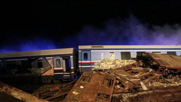 Τέμπη: «Τυφλός» ο ρυθμιστής κυκλοφορίας – Δεν παρακολουθεί σε πραγματικό χρόνο τα τρένα, δεν επικοινωνεί με τους μηχανοδηγούς