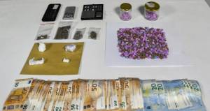 &Sigma;&upsilon;&nu;&epsilon;&lambda;ή&phi;&theta;&eta;&sigma;&alpha;&nu; 2 ά&tau;&omicron;&mu;&alpha; &gamma;&iota;&alpha; &delta;&iota;&alpha;&kappa;ί&nu;&eta;&sigma;&eta; &kappa;&alpha;&iota; &kappa;&alpha;&tau;&omicron;&chi;ή &nu;&alpha;&rho;&kappa;&omega;&tau;&iota;&kappa;ώ&nu; &sigma;&epsilon; &delta;&iota;&alpha;&phi;&omicron;&rho;&epsilon;&tau;&iota;&kappa;έ&sigmaf; &pi;&epsilon;&rho;&iota;&pi;&tau;ώ&sigma;&epsilon;&iota;&sigmaf;