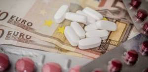 Μειώνονται οι τιμές των φαρμάκων: Τι προβλέπει τροπολογία του υπουργείου Υγείας