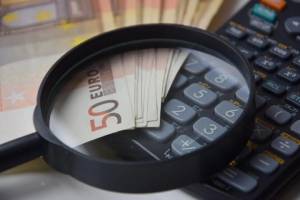 Φορολογικές δηλώσεις: Δύο στους 10 ζουν με... 83 ευρώ το μήνα - Πόσοι δηλώνουν έως 10.000