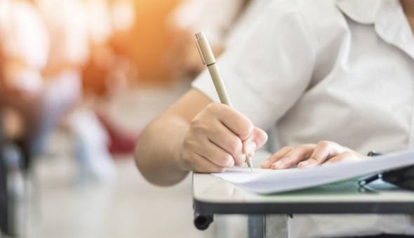 &Pi;ό&tau;&epsilon; &tau;&epsilon;&lambda;&epsilon;&iota;ώ&nu;&omicron;&upsilon;&nu; &tau;&alpha; &mu;&alpha;&theta;ή&mu;&alpha;&tau;&alpha; &sigma;&epsilon; &Gamma;&upsilon;&mu;&nu;ά&sigma;&iota;&alpha; &kappa;&alpha;&iota; &Lambda;ύ&kappa;&epsilon;&iota;&alpha; - &Pi;ό&tau;&epsilon; &alpha;&rho;&chi;ί&zeta;&omicron;&upsilon;&nu; &omicron;&iota; &epsilon;&nu;&delta;&omicron;&sigma;&chi;&omicron;&lambda;&iota;&kappa;έ&sigmaf; &epsilon;&xi;&epsilon;&tau;ά&sigma;&epsilon;&iota;&sigmaf;